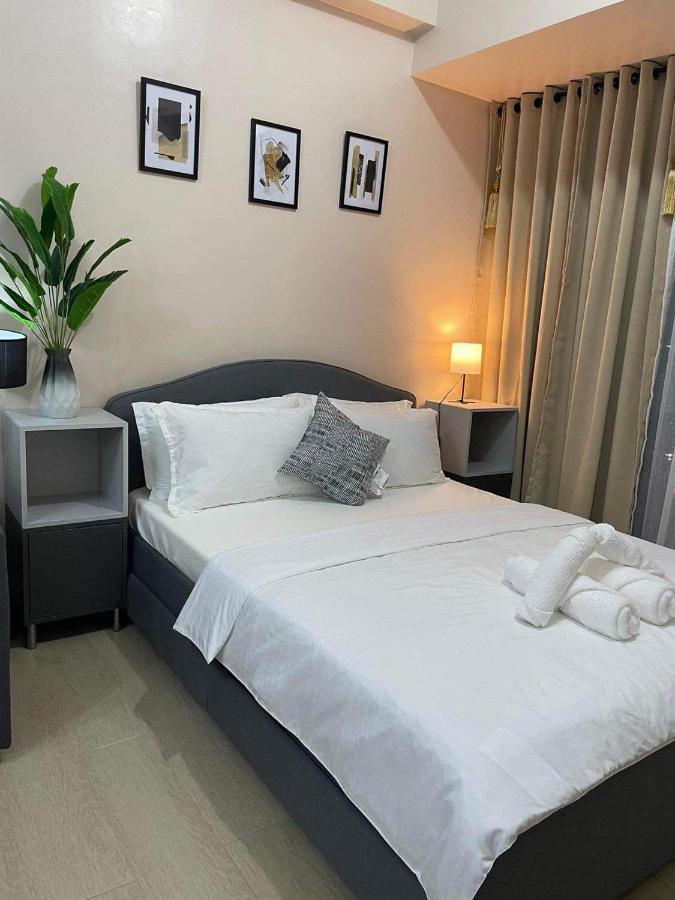 Studio Condo Building 81 Newport Boulevard Manila Exterior photo