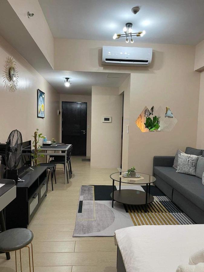 Studio Condo Building 81 Newport Boulevard Manila Exterior photo