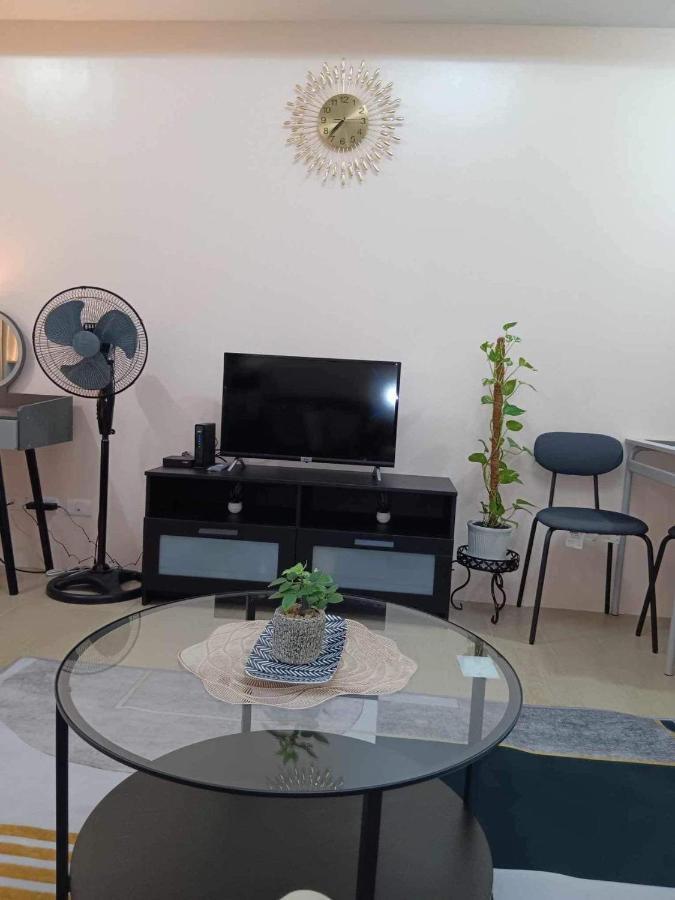 Studio Condo Building 81 Newport Boulevard Manila Exterior photo